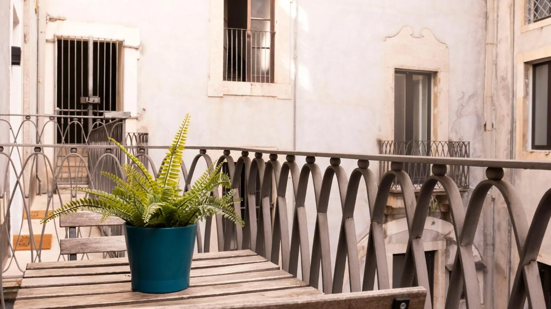 Civico 18 & Manzoni House Lägenhet Catania